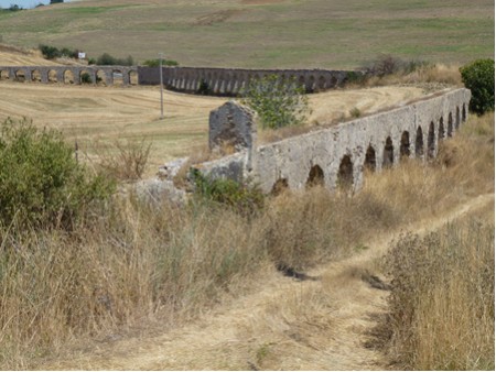  Aquädukt bei Arquinia