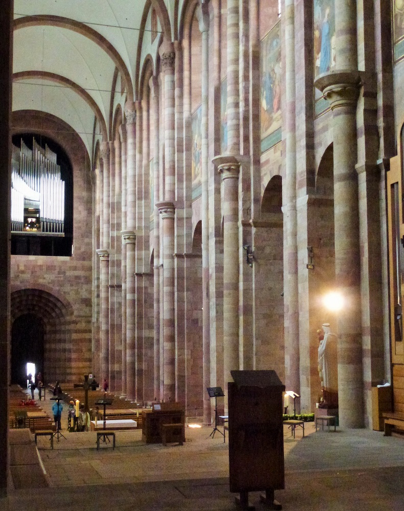 69 Speyer Dom Kirchenschiff